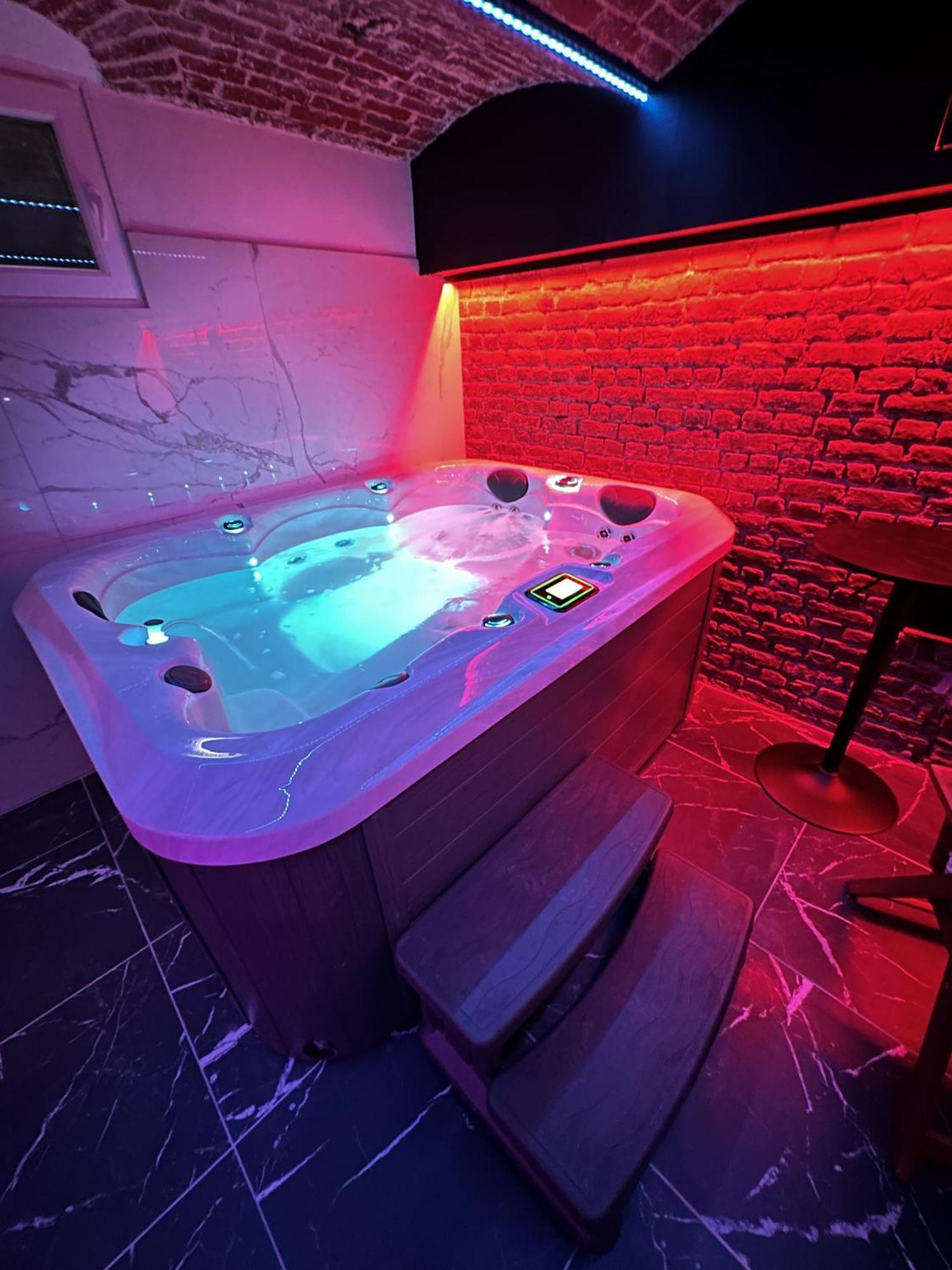 Le Bijou - Appartement, Sauna Et Jacuzzi - Lille Exteriör bild
