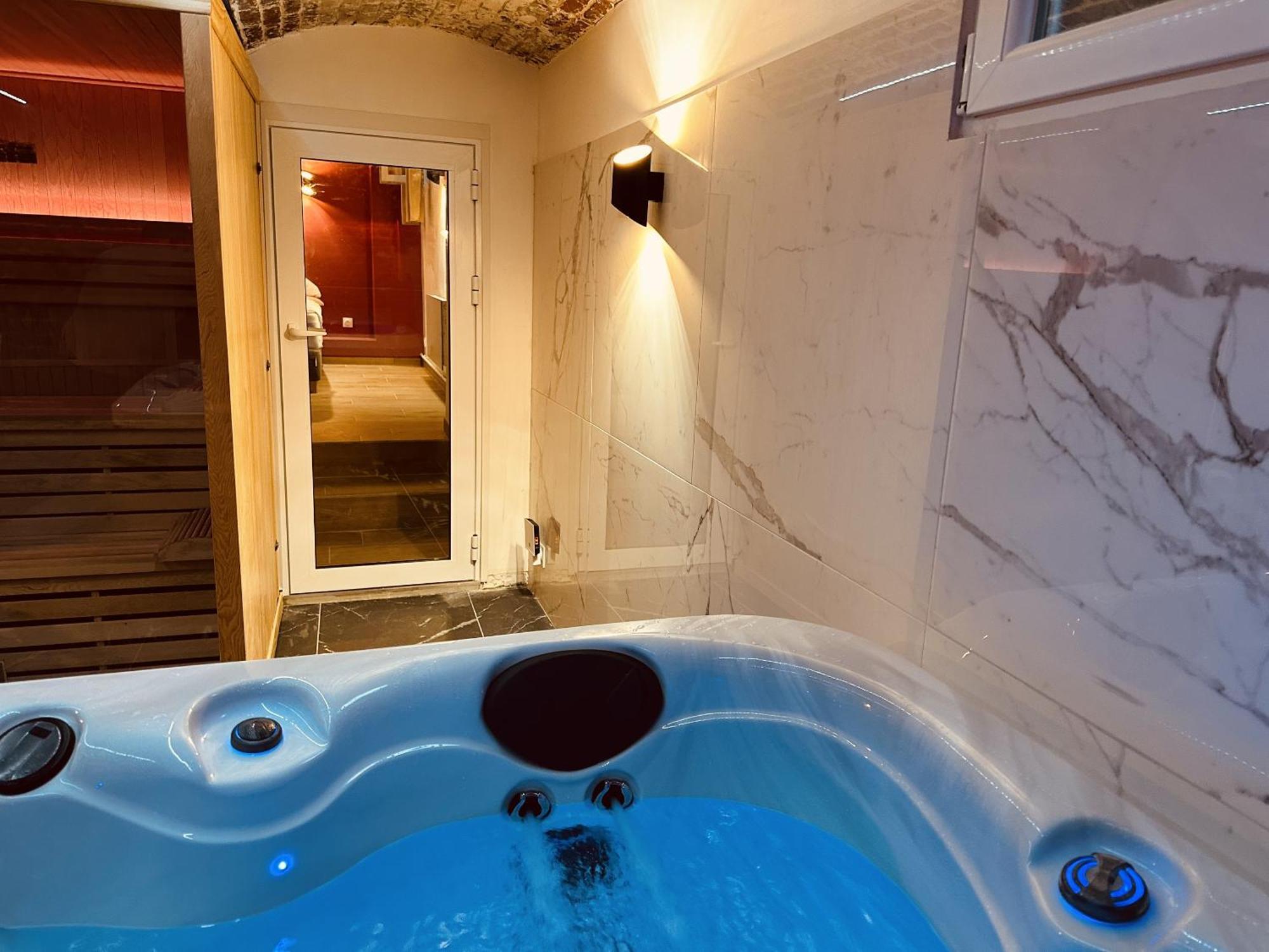 Le Bijou - Appartement, Sauna Et Jacuzzi - Lille Exteriör bild